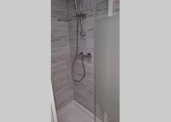 Agreable Et Moderne Centre Apartament